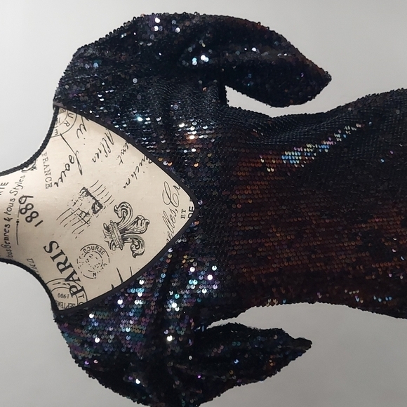 ARMANI EXCHANGE SEQUIN-STUDDED V-NECK DRESS SIZE 4 - Picture 3 of 16